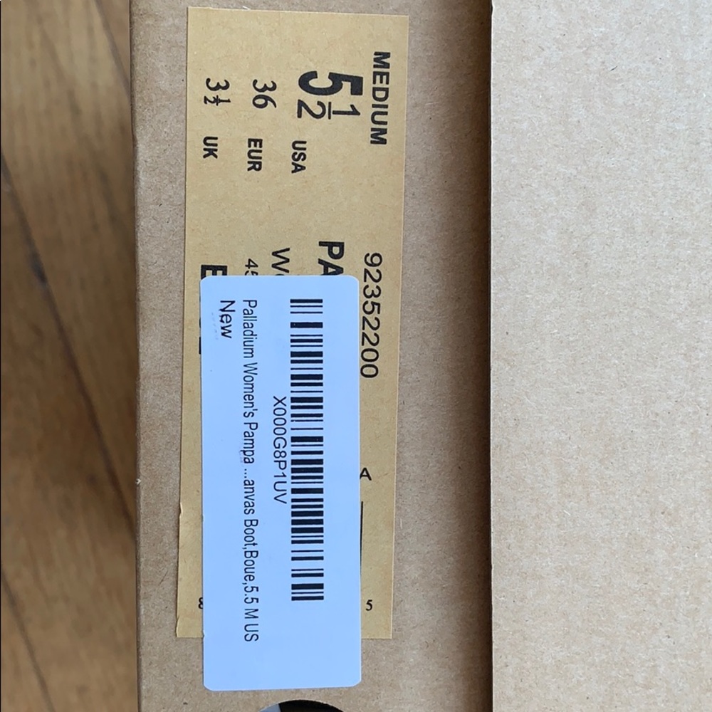 Palladium canvas boot